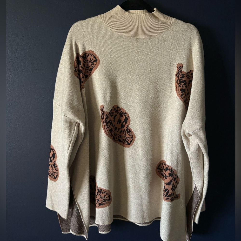 Leopard Print Cowboy Hat Beige Sweater